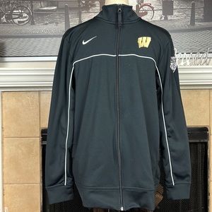 DRY F NIKE W JACKET FOR MENS SIZE M BLACK COLOR  USED